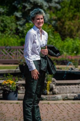 Keywords: gardens;cars;reflections